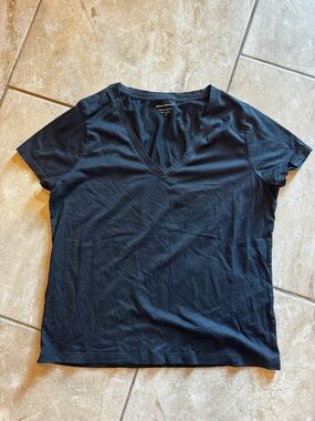 Banana Republic Black V-Neck Short Sleeve Tee